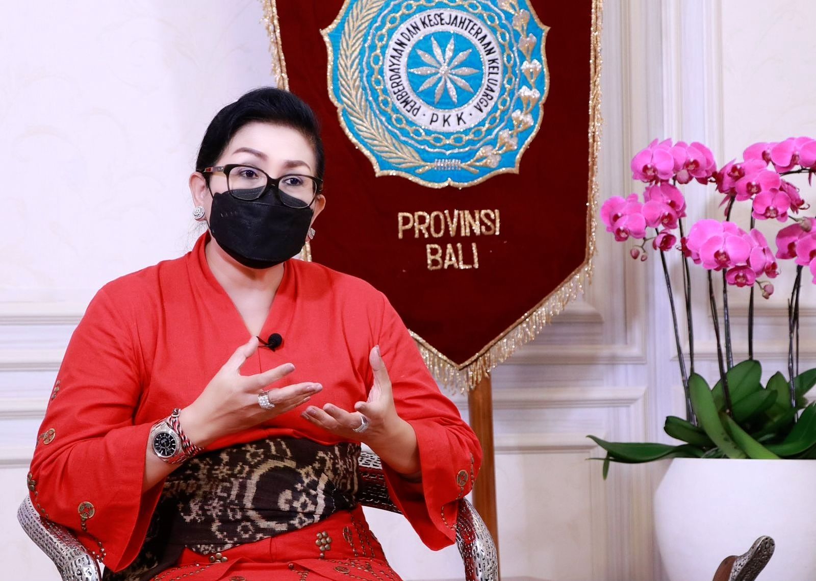 podiumnews.com-Ny Putri Koster: Jadilah Perempuan Tangguh di Segala Medan